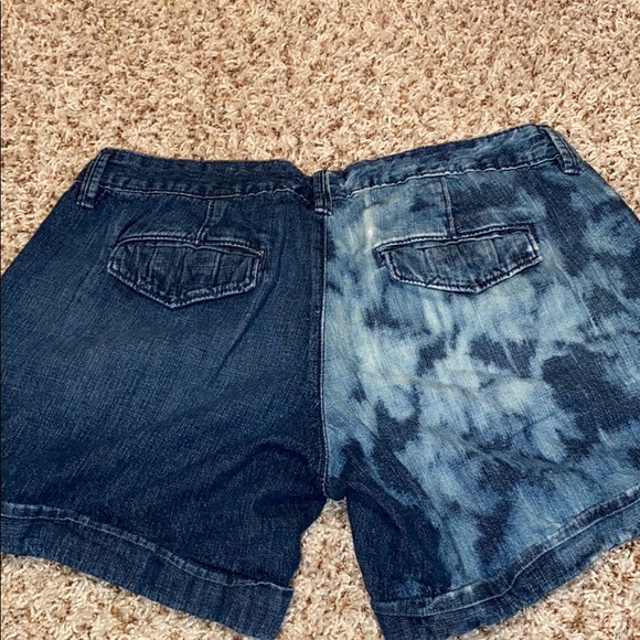 Bleached Jean shorts - Picture 6 of 7